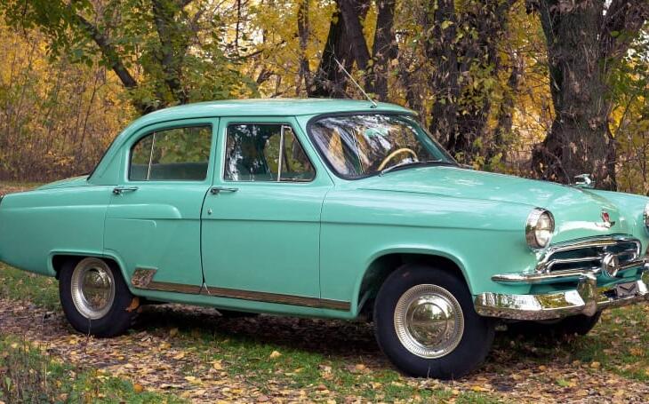 GAZ Volga M21