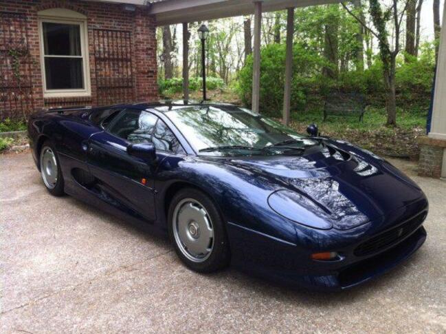 Jaguar XJ 220 (