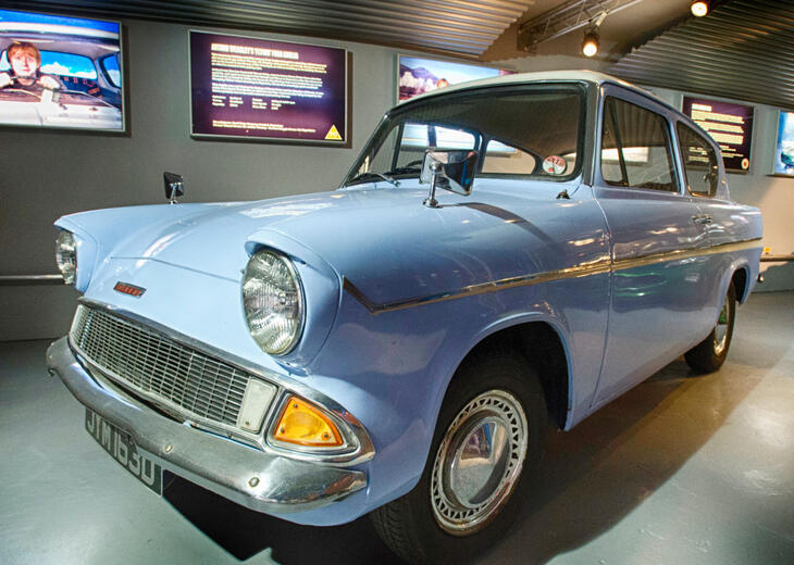 Ford Anglia 105E Deluxe sedan (1950)